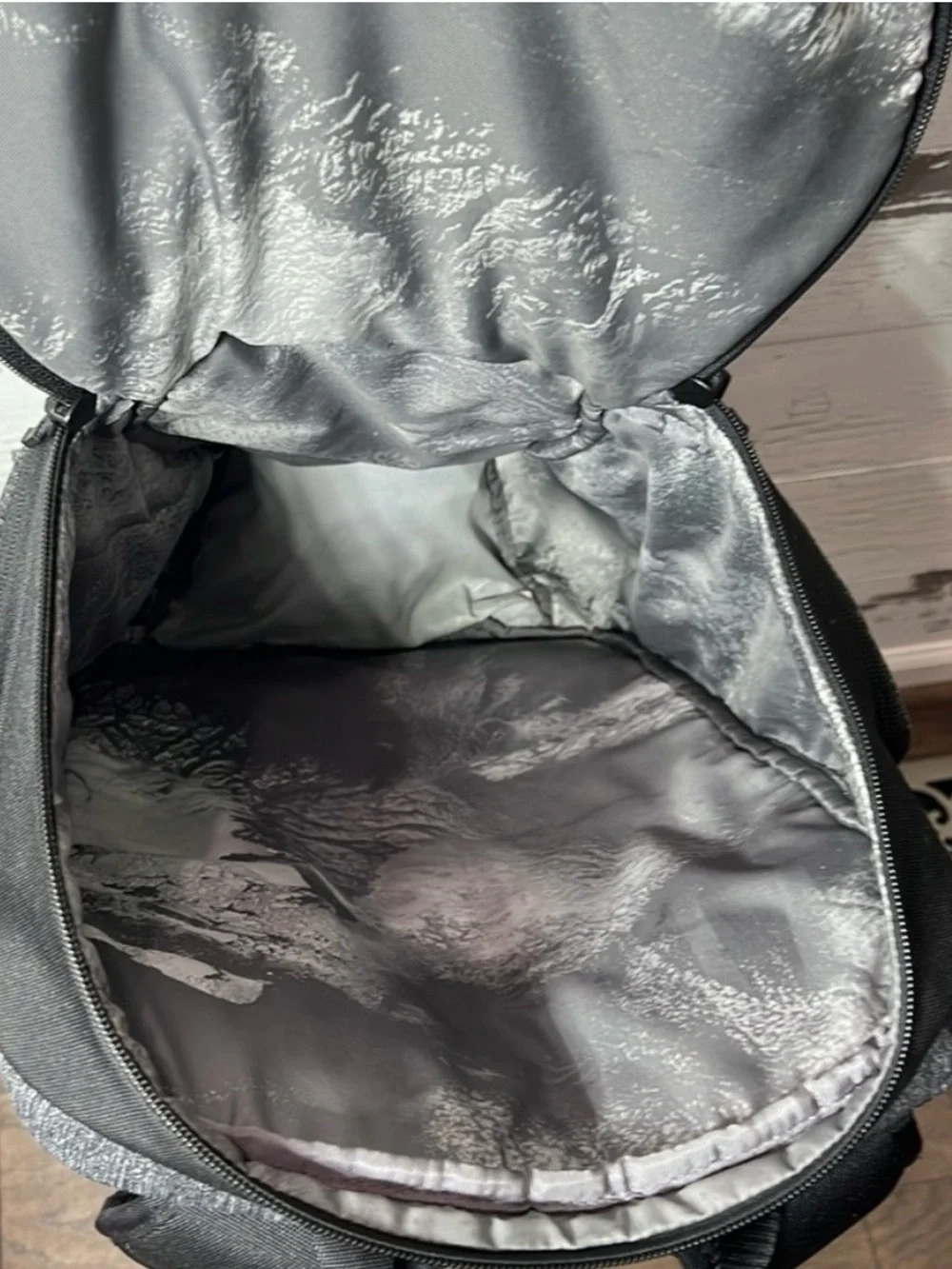 Lululemon Sojourn Backpack Black EUC